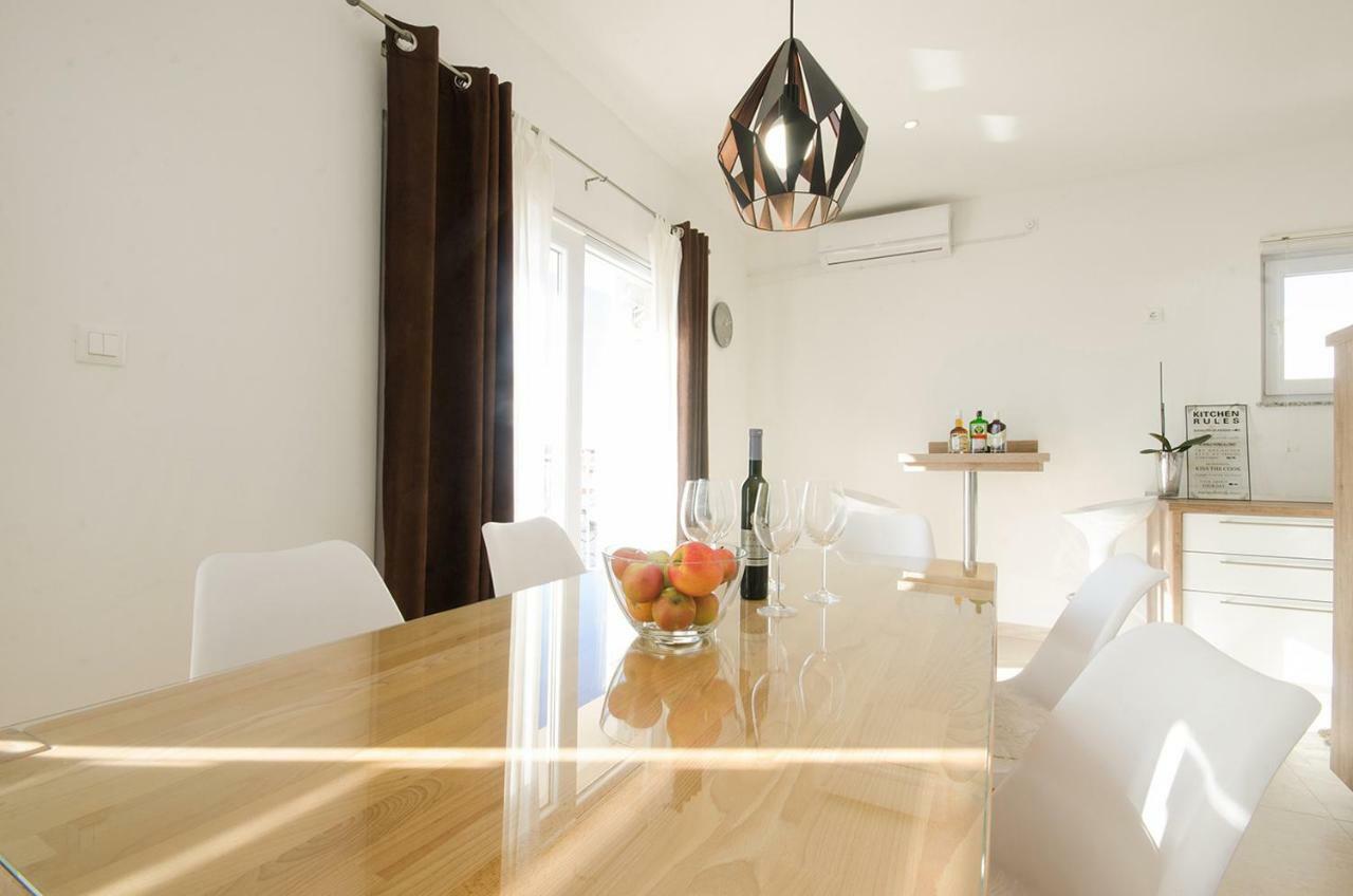 Apartman Korina ซูโกชัน ภายนอก รูปภาพ