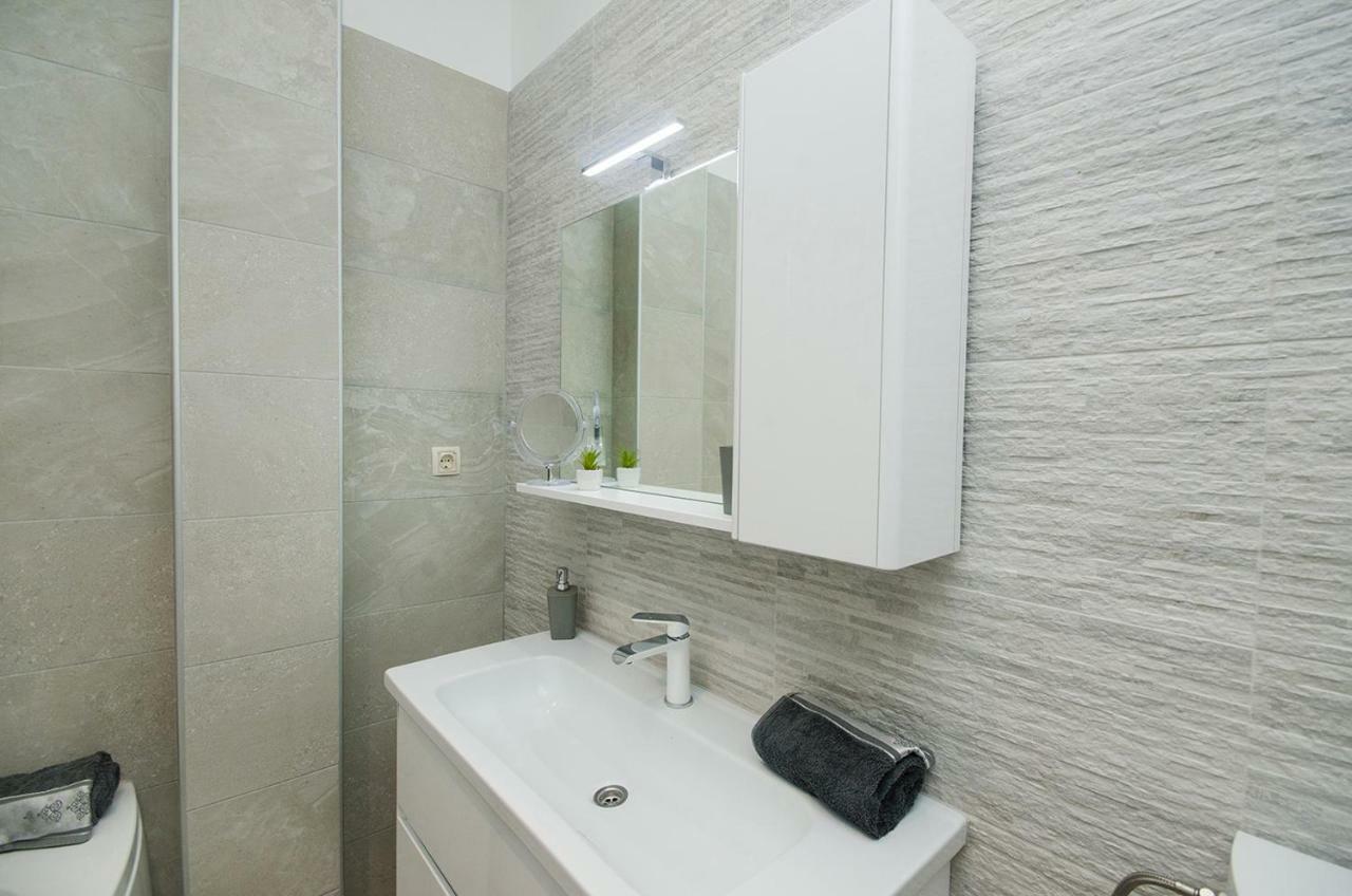 Apartman Korina ซูโกชัน ภายนอก รูปภาพ